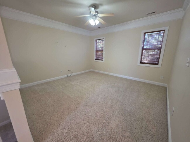 Building Photo - Spacious 4-Bedroom Home for Rent in Kings ...