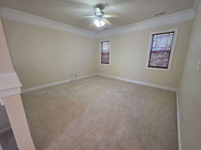 Building Photo - Spacious 4-Bedroom Home for Rent in Kings Grant Fayetteville – 15 Minutes from Fort Bragg