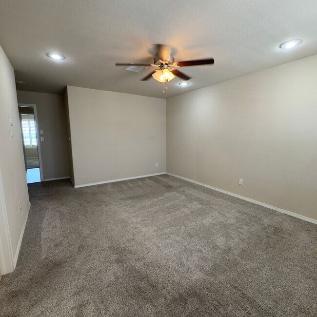 Building Photo - 4 Bedrooms, 3 Baths, a Pool, and Solar Panels!
