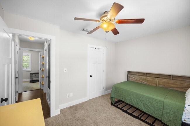 Building Photo - 419 Morningbird Ct