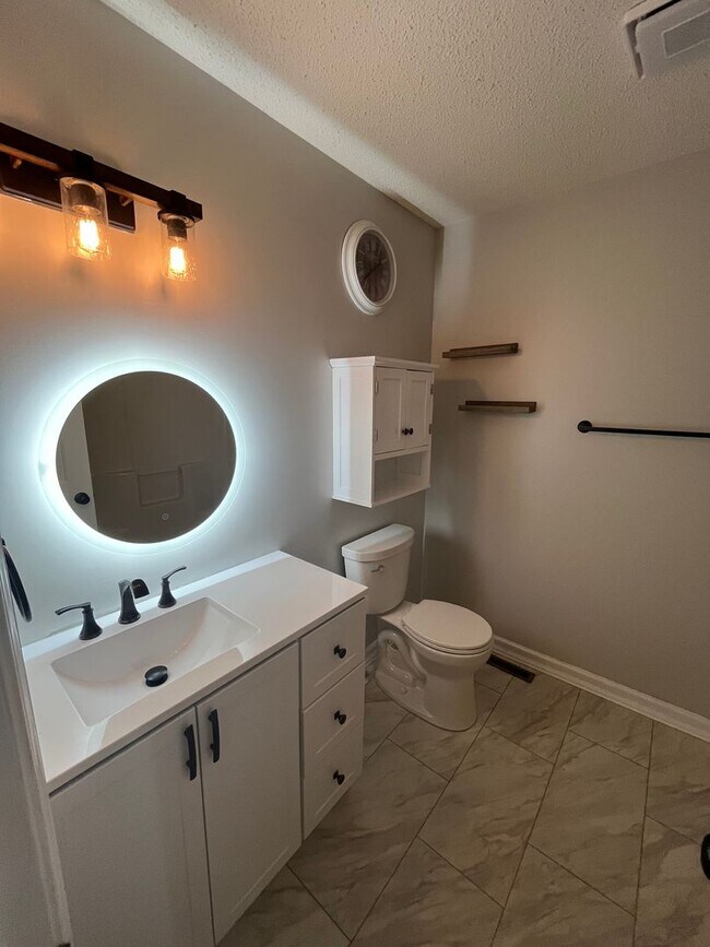 Building Photo - Beautiful 3 Bedroom house in Fishersville ...