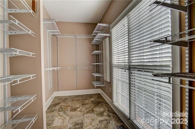 Building Photo - 8005 Weddington Downs Dr