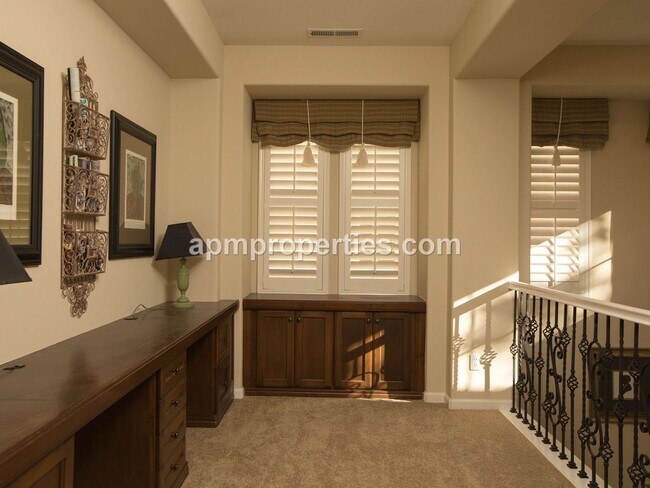 Building Photo - Upscale 3 Bedroom + Den, 4 bath, Detached Cottage, in Gale Ranch!