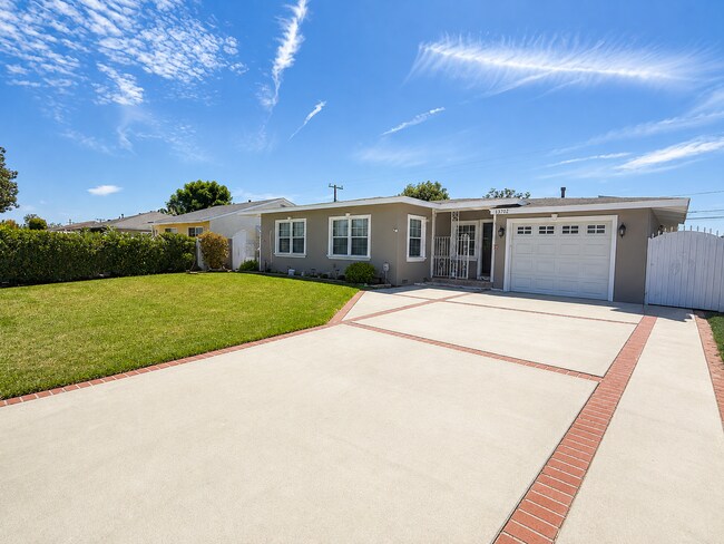 Building Photo - EV Charging Station.  Solar savings. Beautifully Updated Home with Designer Flooring, Upgraded Ki...