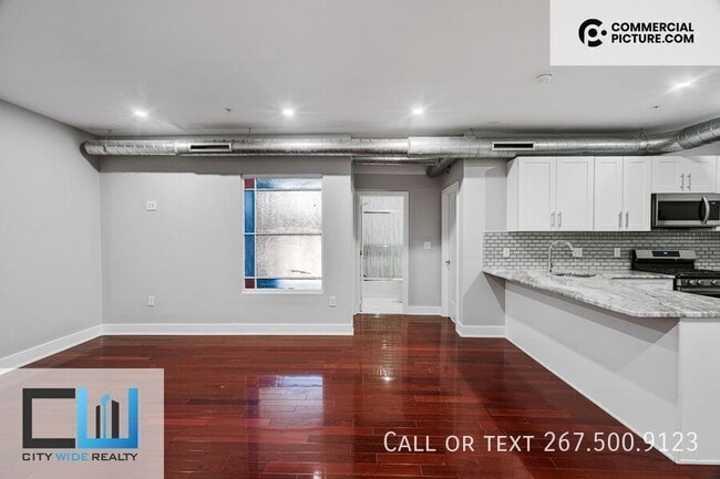 Building Photo - 929 Marlborough St