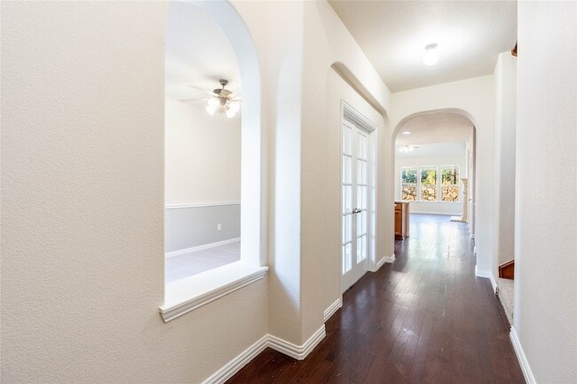 Building Photo - 2725 Tangerine Ln