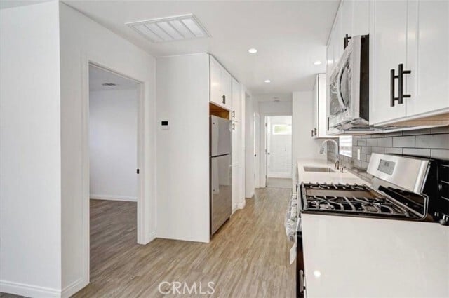 Building Photo - 6219 Glide Ave