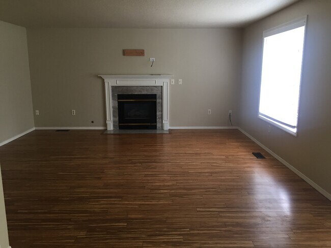 Building Photo - Desirable Prune Hill 4-Bedroom!