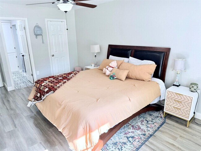 Building Photo - 7146 Bayou Forest Dr