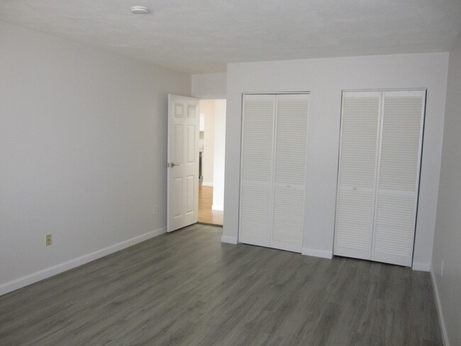 Building Photo - 677 Quincy Shore Dr