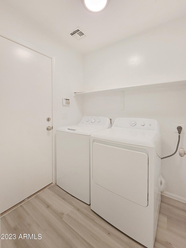 Building Photo - 17470 W Elizabeth Ave