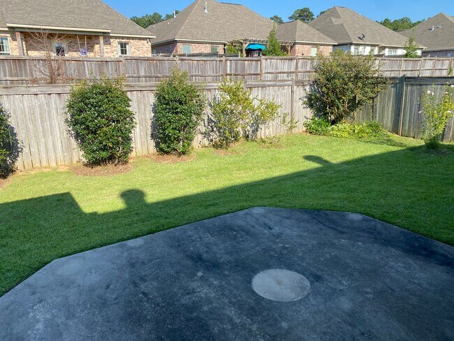 Building Photo - ****JUST REDUCED****720 Chombard Dr Brando...