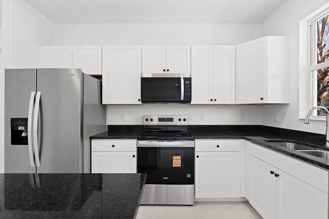 Building Photo - 4416 Longwood Lk Sq