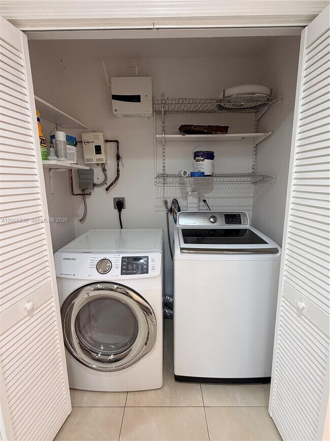 Building Photo - 3011 N 74th Way