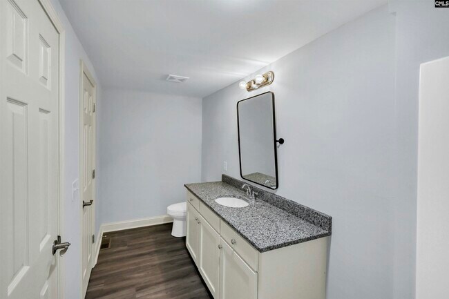 Building Photo - 152 Robin Rd