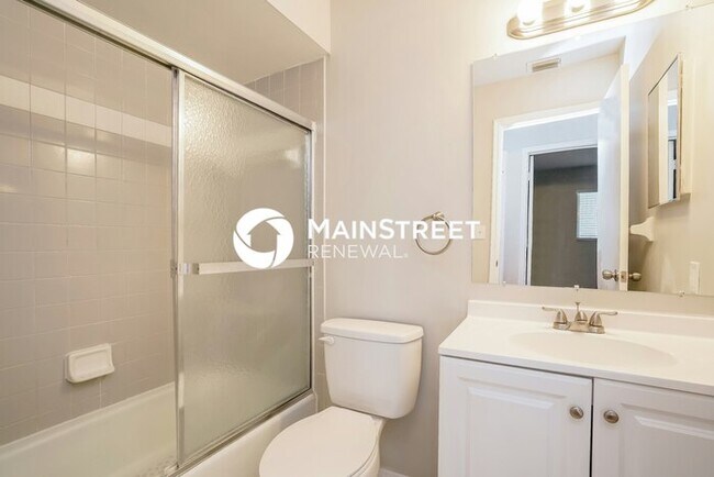 Building Photo - 3 Bedroom Pet-Friendly Home in Fort Myers, FL with Main Street Renewal