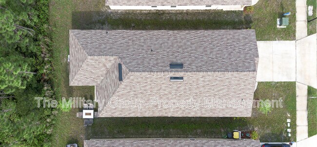 Building Photo - 15668 Strawberry Roan Ct