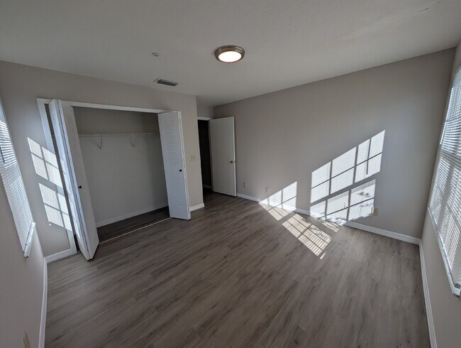 Building Photo - Spacious 3-Bed, 2-Bath Condo Oasis in Beautiful Suntree