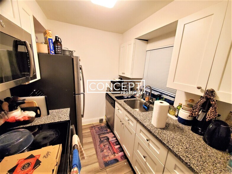 Building Photo - 774 Columbus Ave