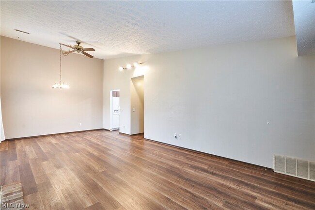 Building Photo - 939 Kirkwall Dr