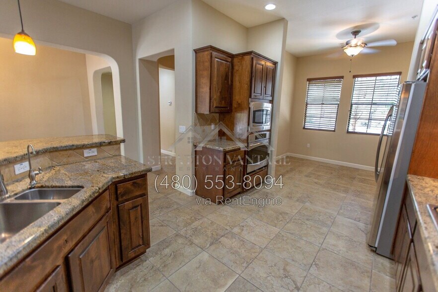Building Photo - 4700 S Fulton Ranch Blvd