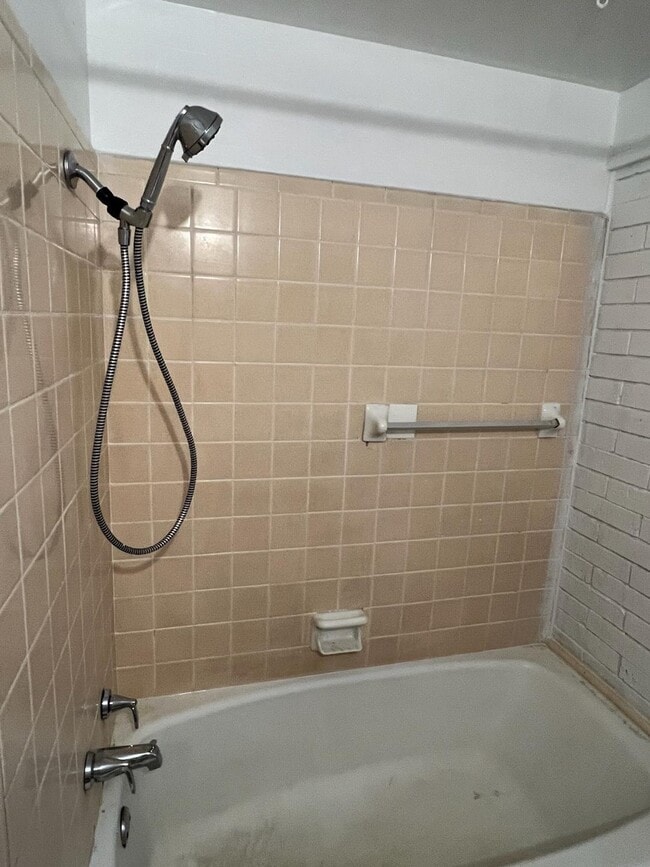 Building Photo - 601 Avenue D