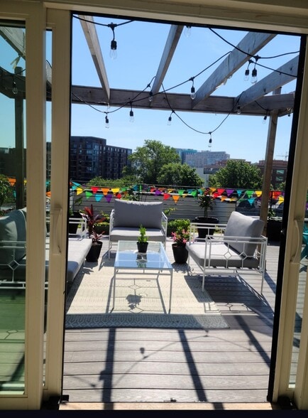 Shared rooftop deck and garden - 1510 N Capitol St NW