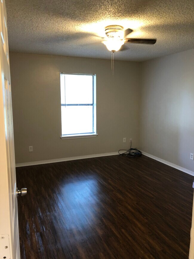 Left side bedroom - 13403 Rhudy Dr