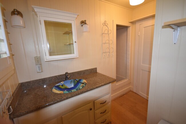 Building Photo - 1111 Hele St