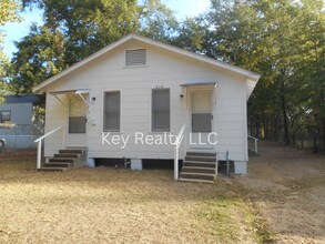 Building Photo - ****210 Ball Street - Pineville