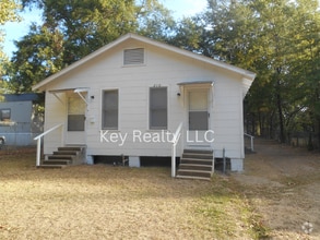 Building Photo - ****210 Ball Street - Pineville
