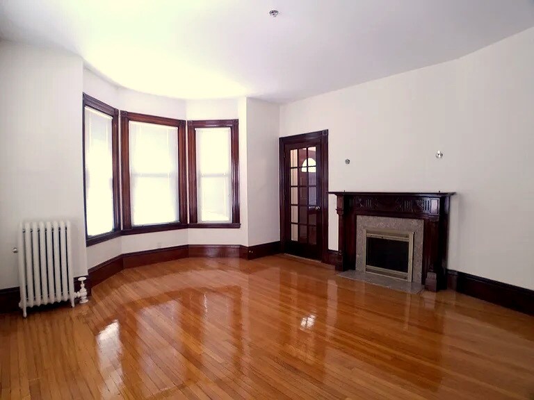 Living Room - 58 Boston St