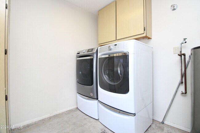 Building Photo - 3832 E Shomi St