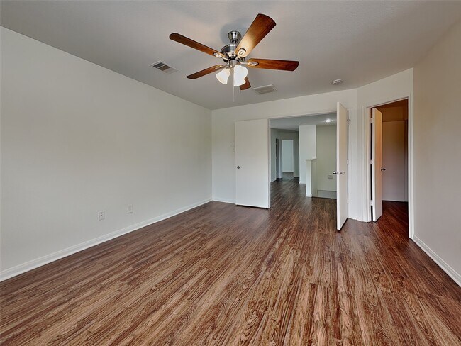 Building Photo - 20719 Dickinson Manor Ln