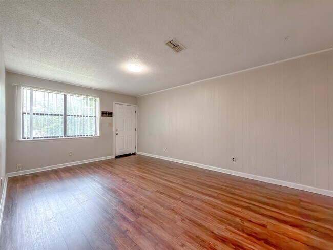 Building Photo - 5524 Sullivan Rd