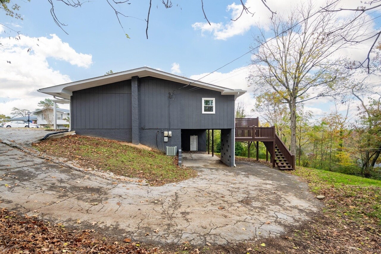 Building Photo - 9100 Coventry Ln