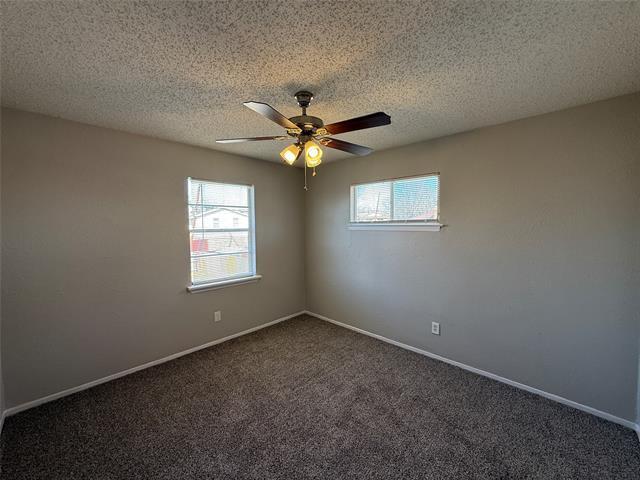 Building Photo - 3907 Emerald Dr