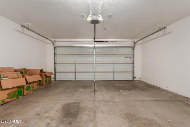 Building Photo - 6932 S Russet Sky Way
