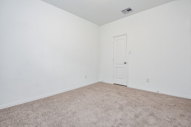 Building Photo - 31326 Black Frst Xing