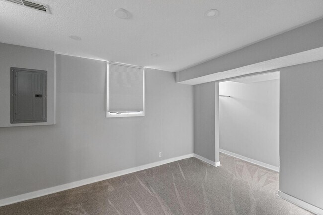 Building Photo - 4237 Ottawa Ave S