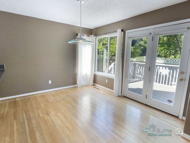 Building Photo - 20630 Willamette Dr