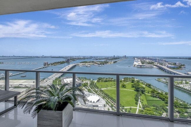 Building Photo - 1100 Biscayne Blvd