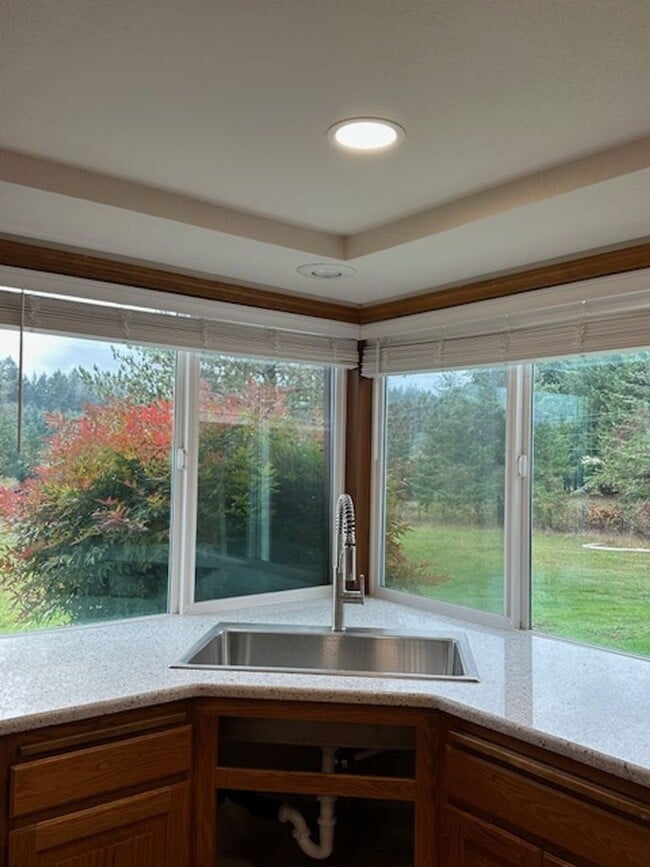 Building Photo - 23601 Labare Rd