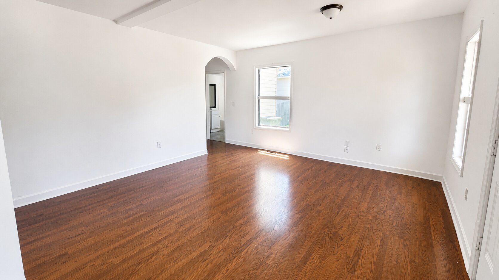 Building Photo - 2401 Urban St