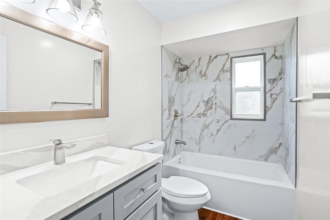 Building Photo - 516 Baxter St