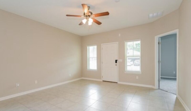 Building Photo - 463909 FL-200