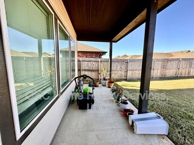 Building Photo - 10341 NW 26th St