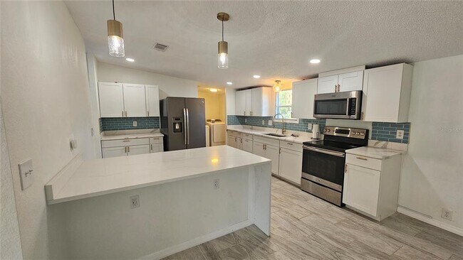 Building Photo - 12208 Glen Hill Dr