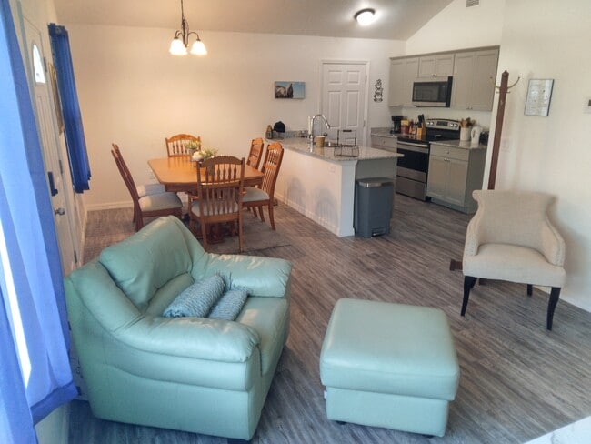 Building Photo - 2082 SW 142nd Ct