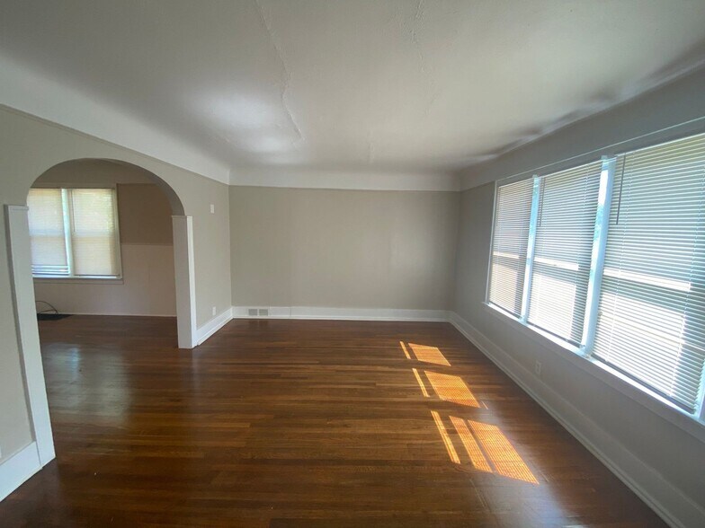 Building Photo - 17815 McIntyre St